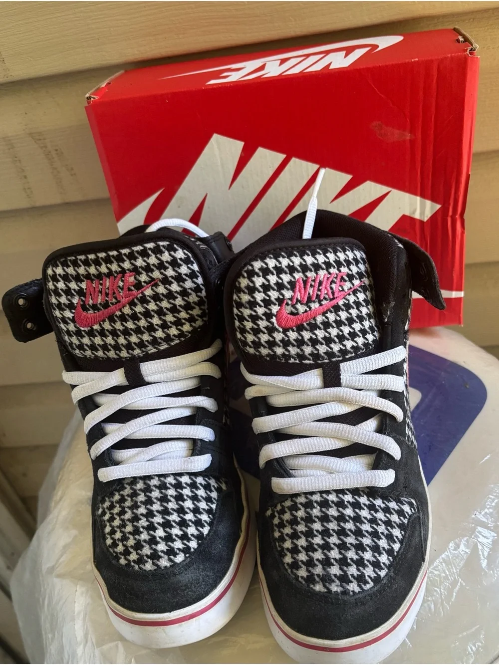 Nike women Houndstooth High-Top Sneakers in Black, White & Pink